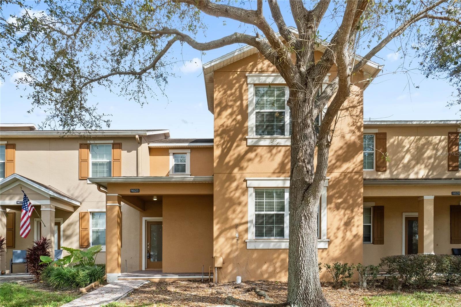 9025 SAVANNAH JULIP LN photo 3