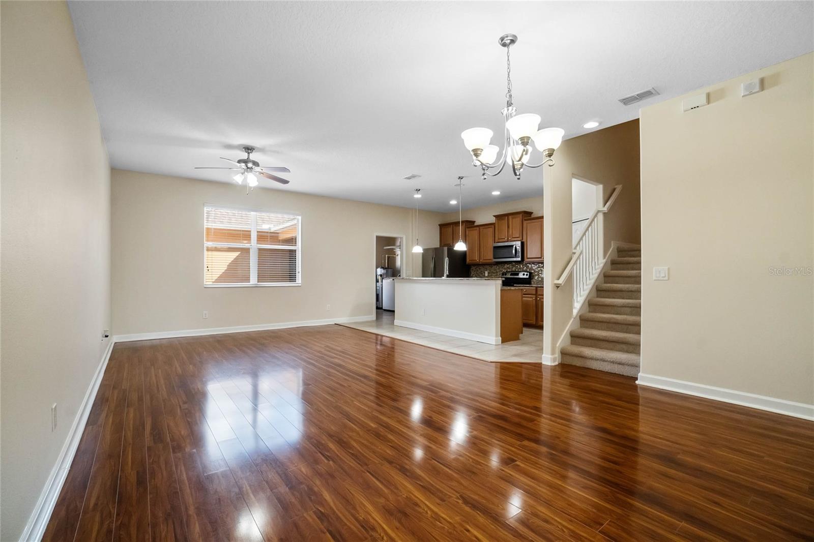 9025 SAVANNAH JULIP LN photo 5