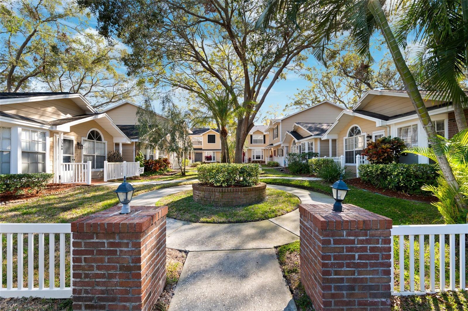 2354 TALLYHO LN photo 3