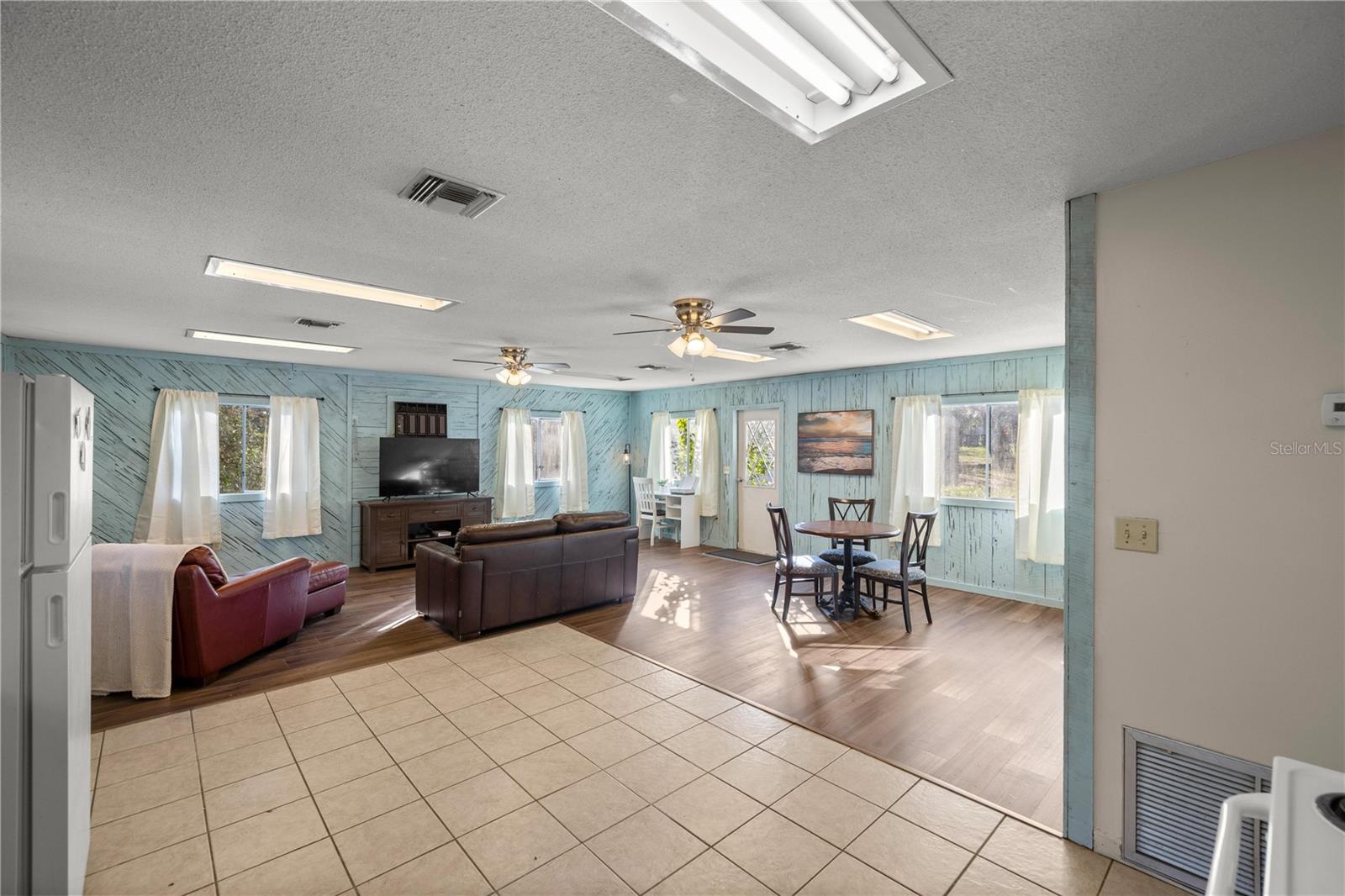 2937 EAGLES NEST RD photo 2