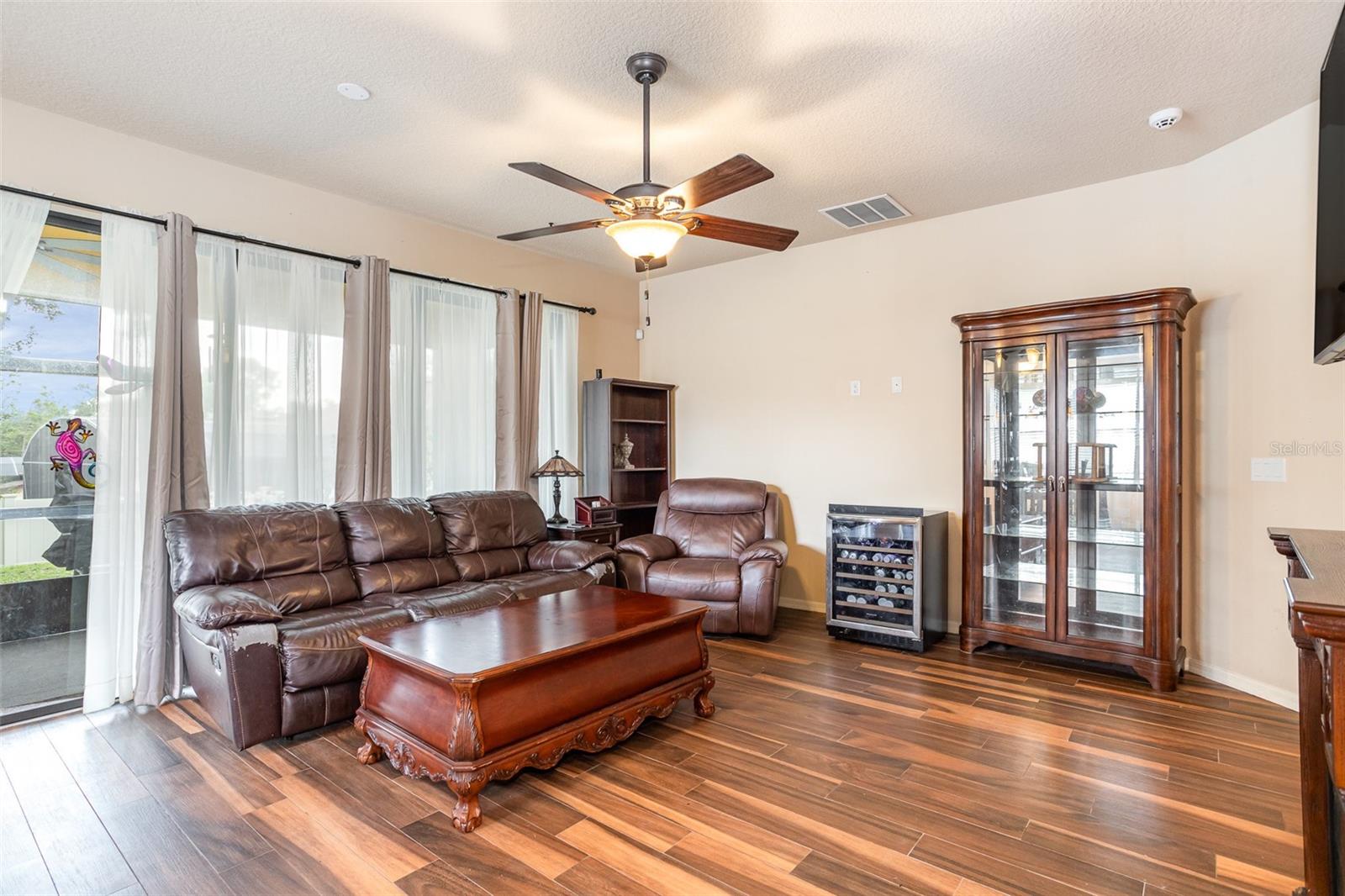 10820 WYANDOTTE DR photo 5