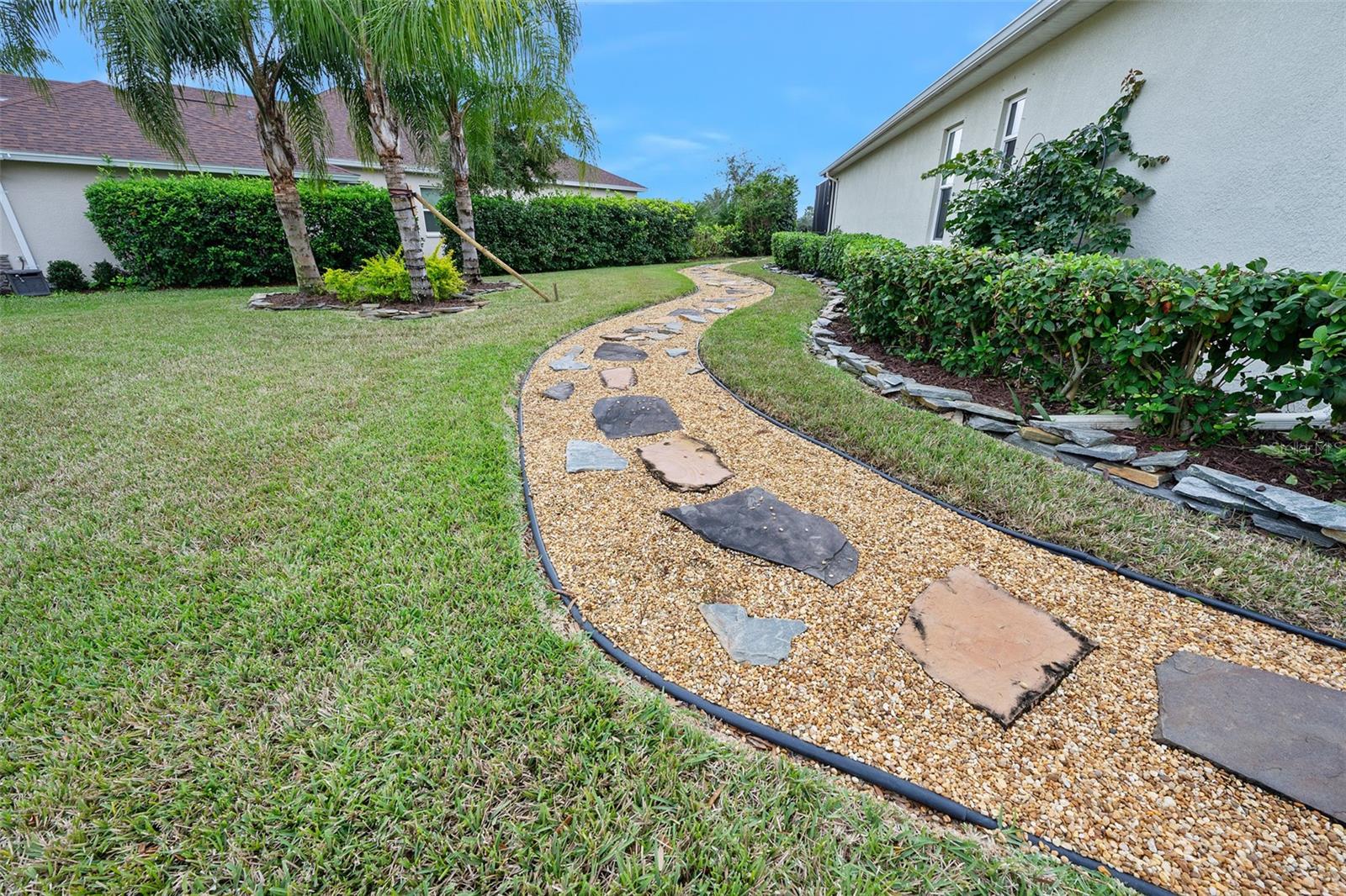 10 GRAHAM WOODS PL photo 4