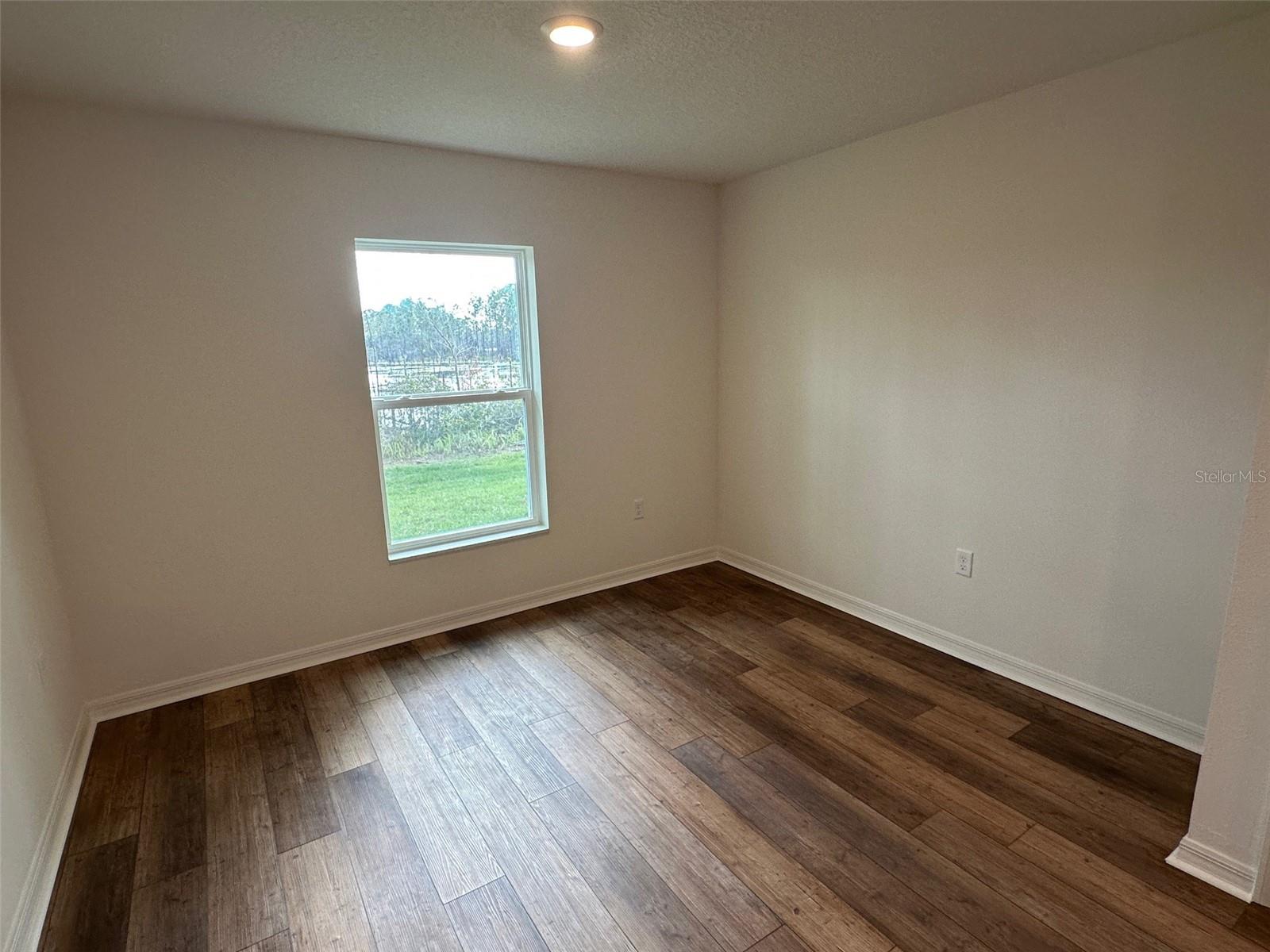 2311 E TIMBERCREST DR photo 4