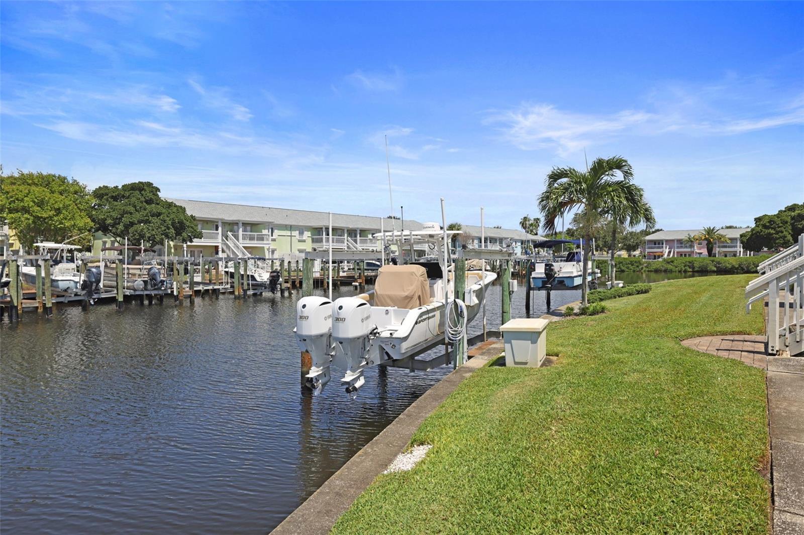 3LS BEACH DR SE #3LS photo 3