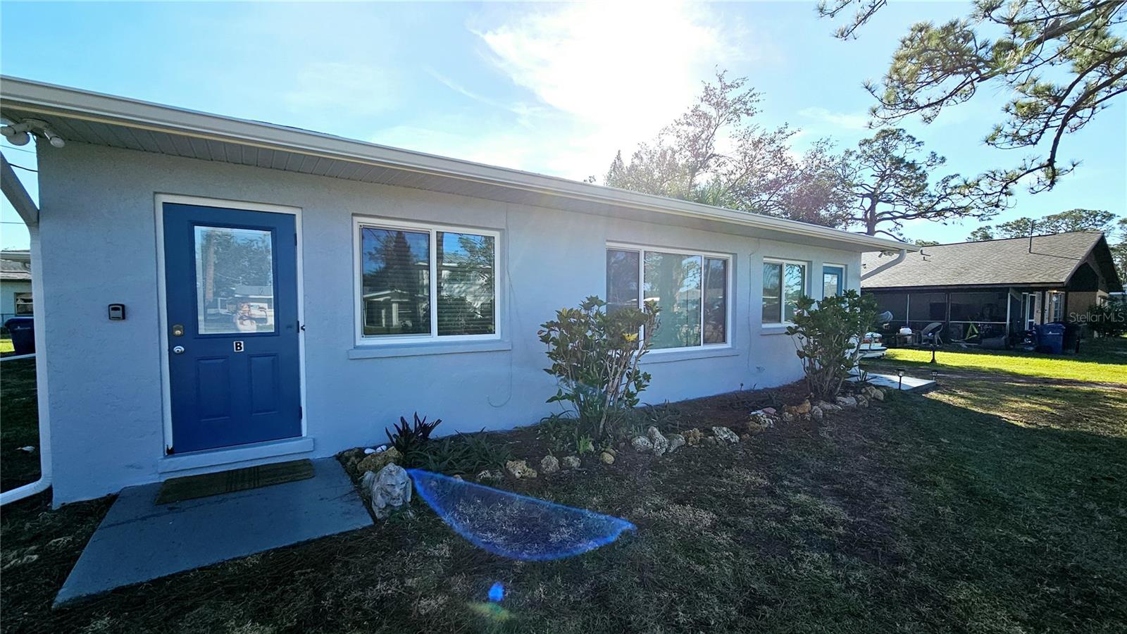 865 PALM AVE #B photo 2