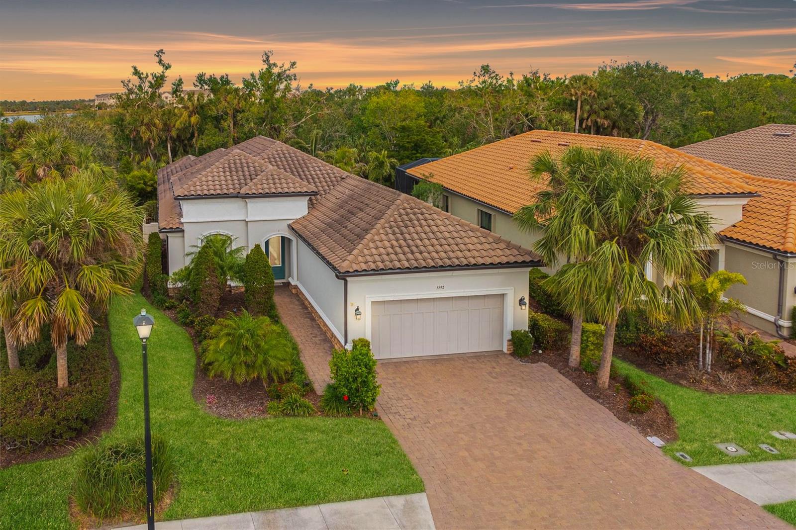 5592 SEMOLINO ST photo 3