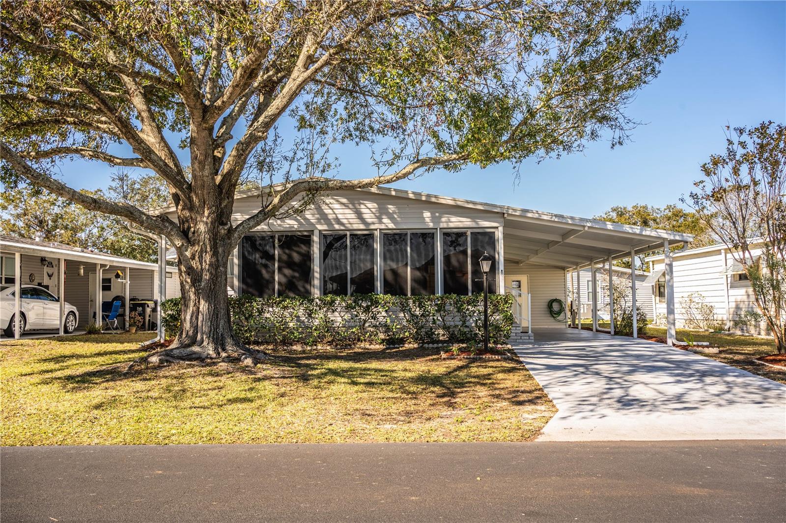 6122 GRAND OAKS DR SE photo 2