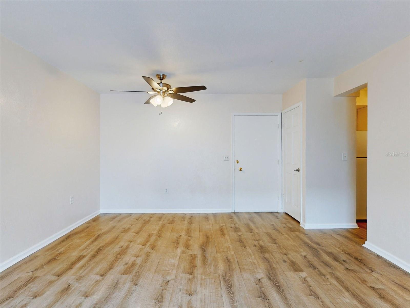 3800 SAXON DR #390(39C) photo 3