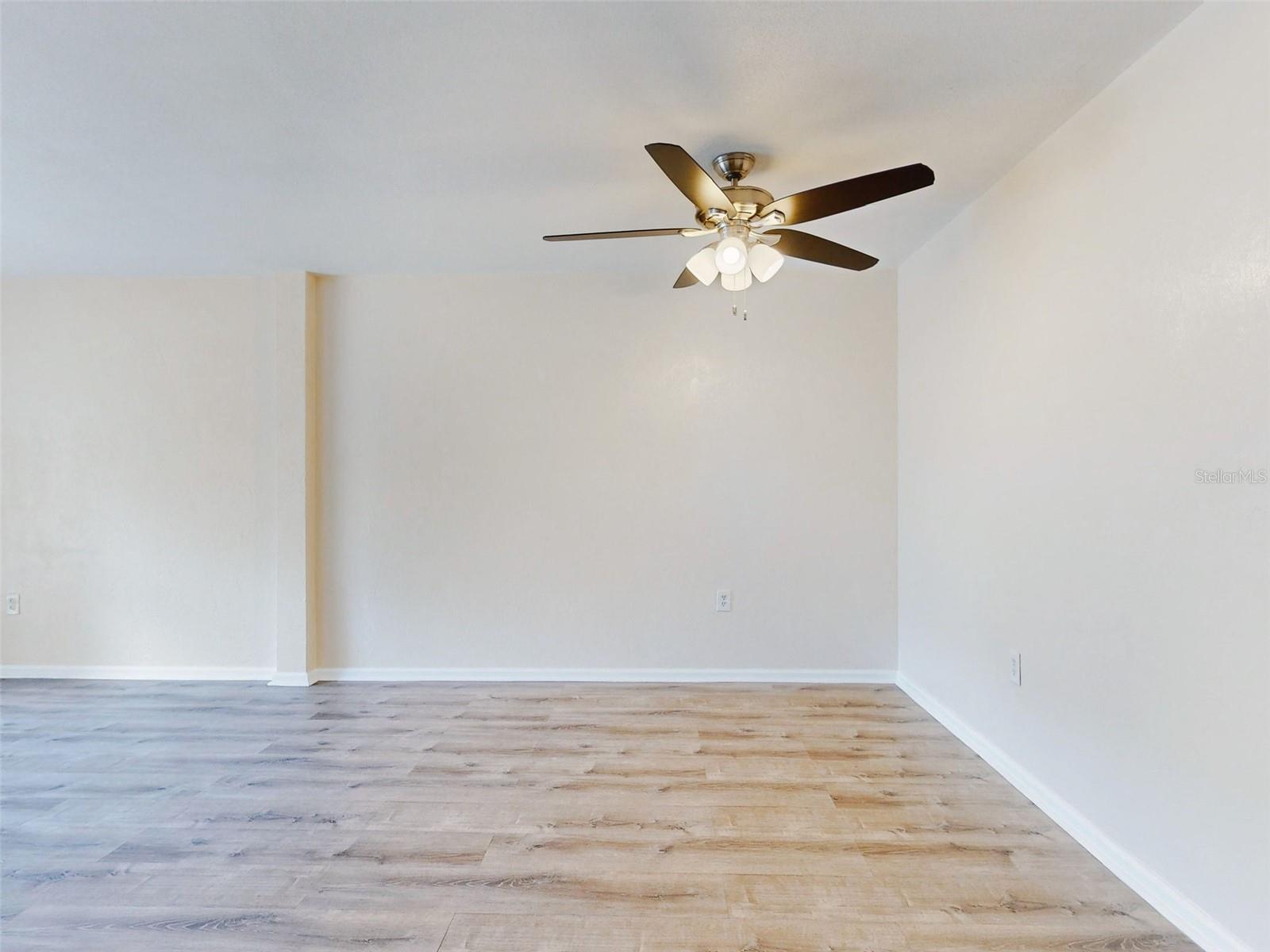 3800 SAXON DR #390(39C) photo 5