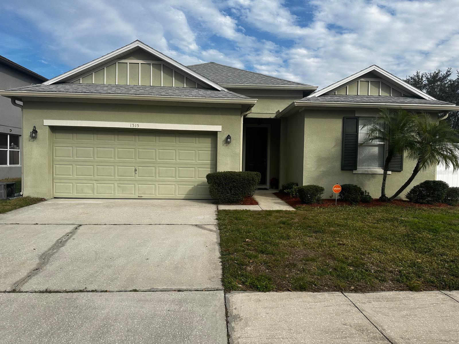 1315 BLACKWATER POND DR W — home for sale