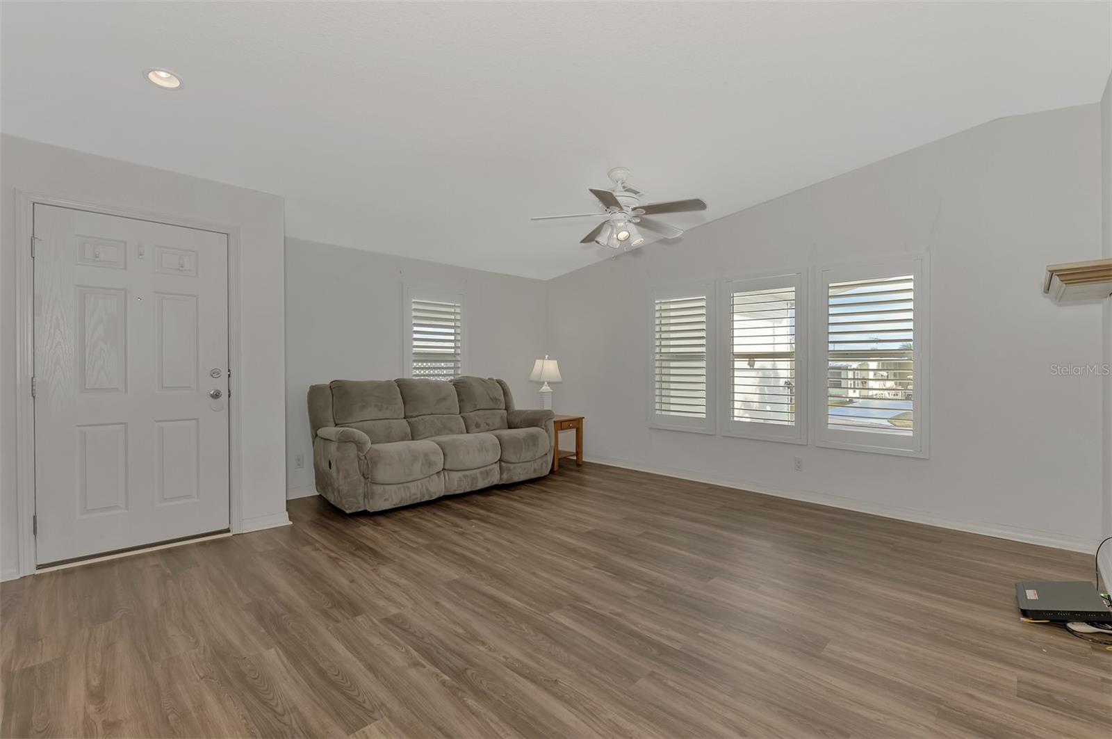 552 FLEETWOOD ST photo 5