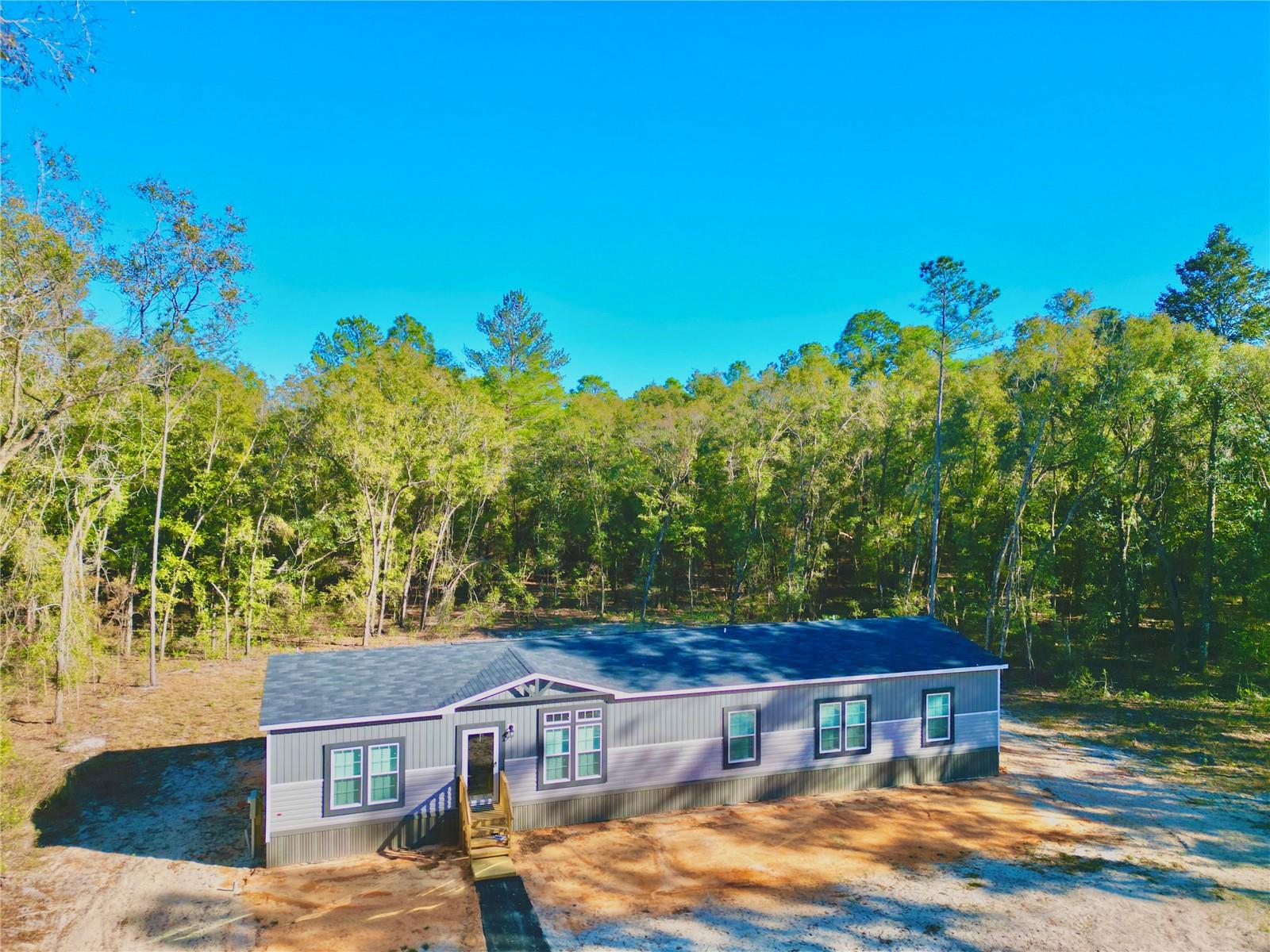 590 COUNTY ROAD 219 photo 4