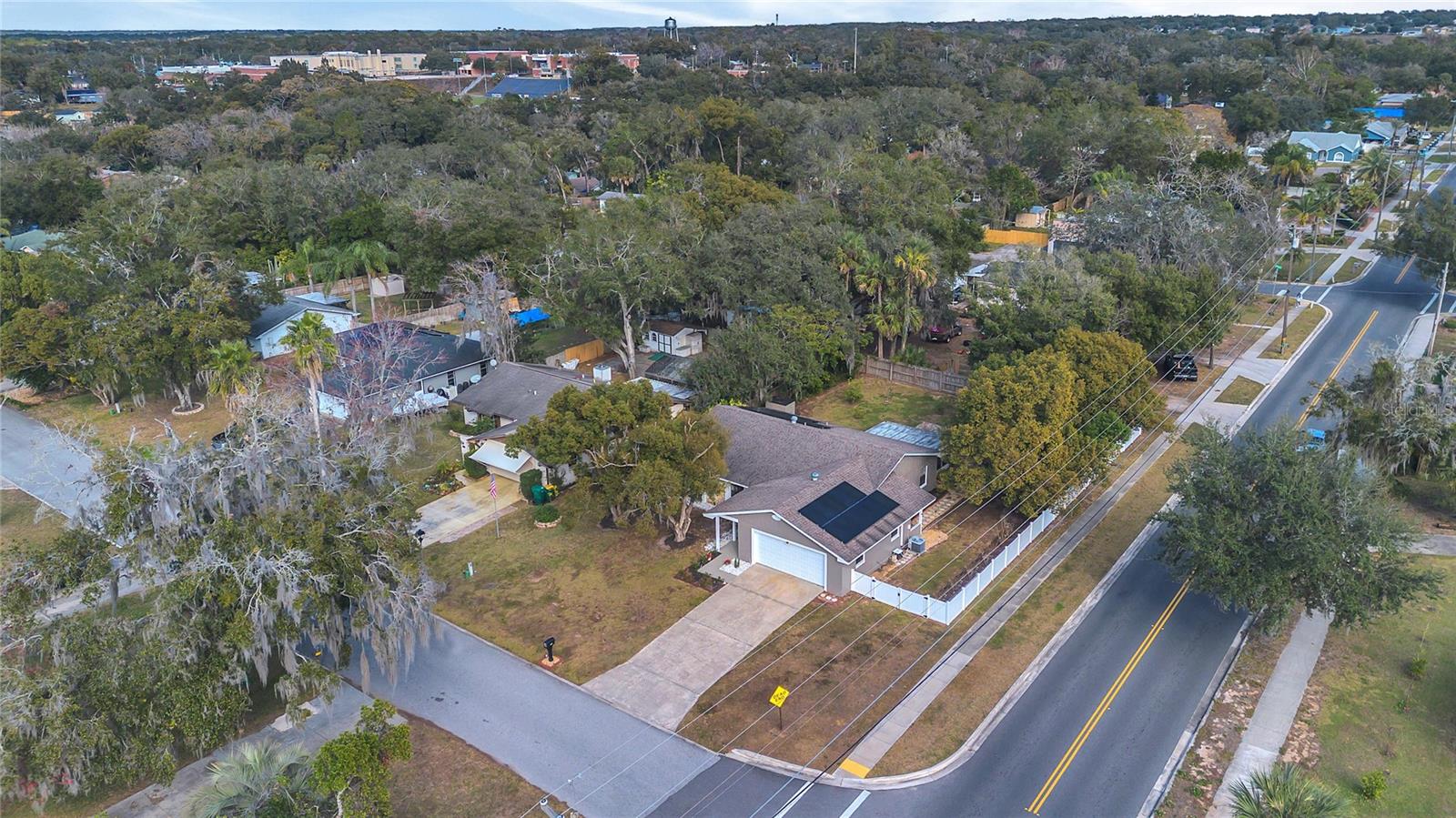 1107 LANTANA DR photo 3