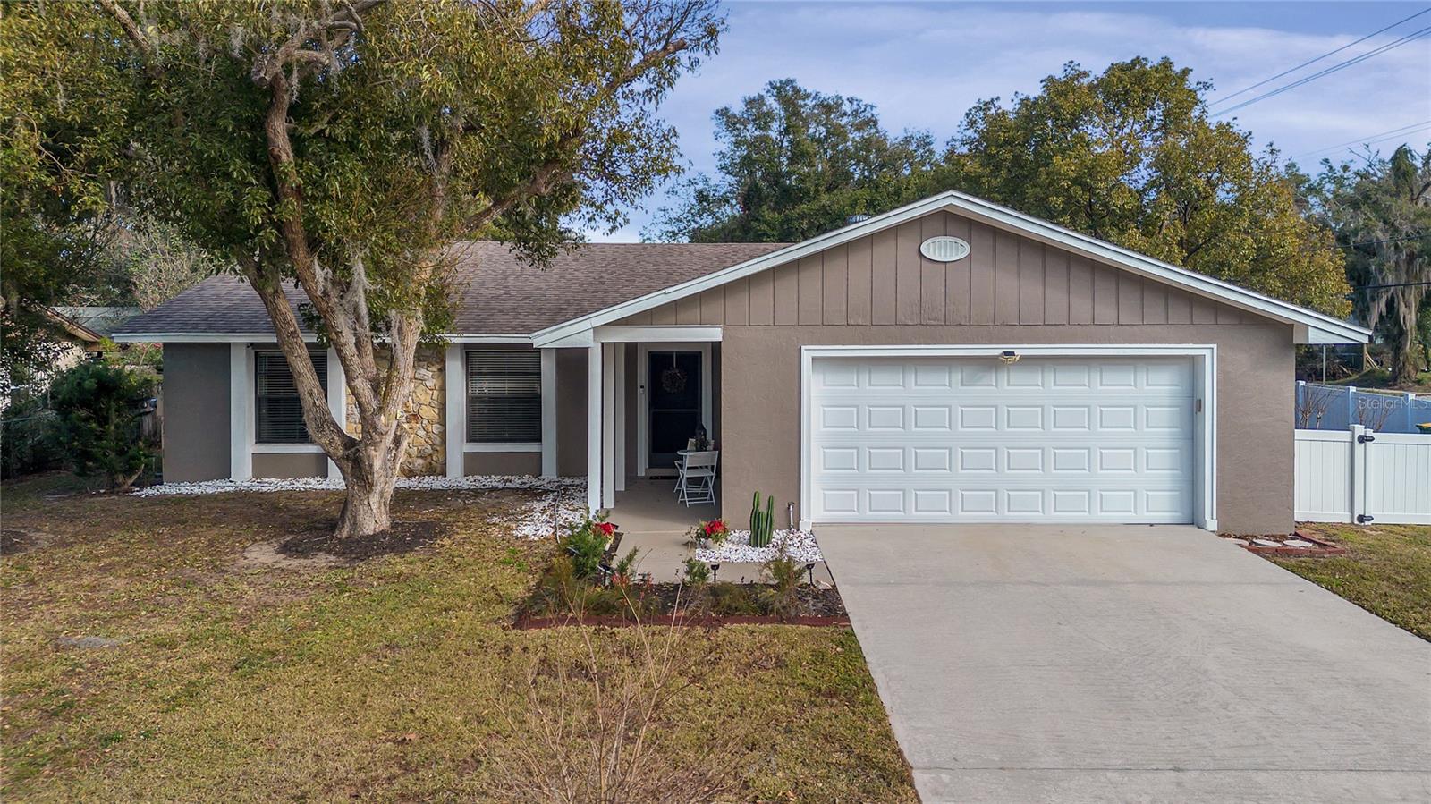 1107 LANTANA DR photo 4