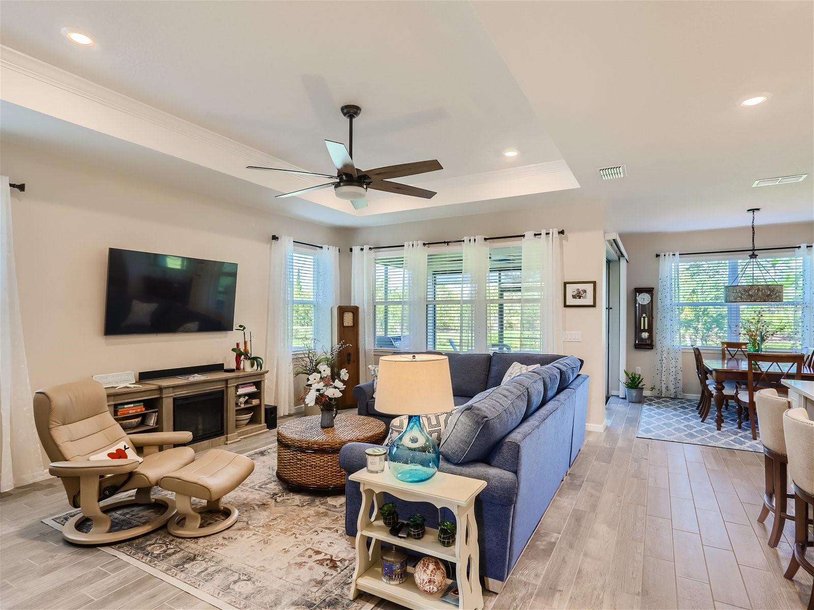 2812 RUBY ROSE LN photo 3
