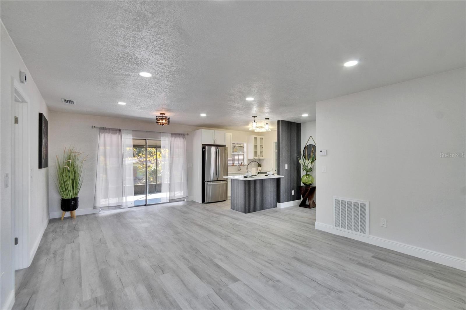 5120 LANDOVER BLVD photo 4