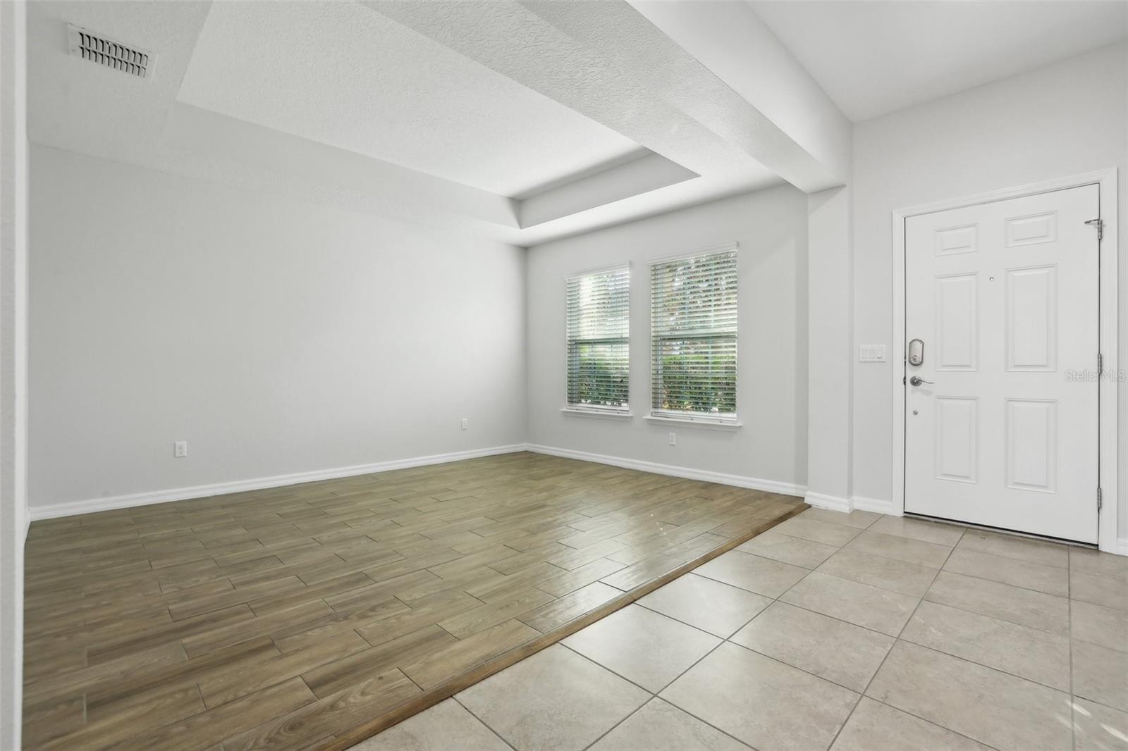 611 MARSH REED DR photo 3