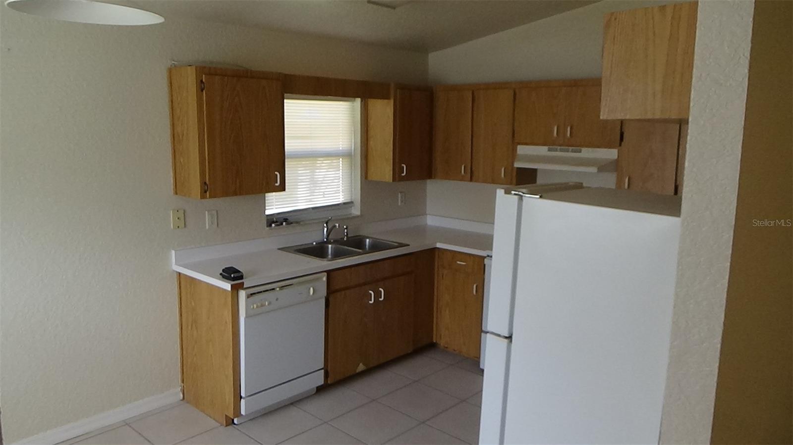 525 PARRISH AVE photo 5