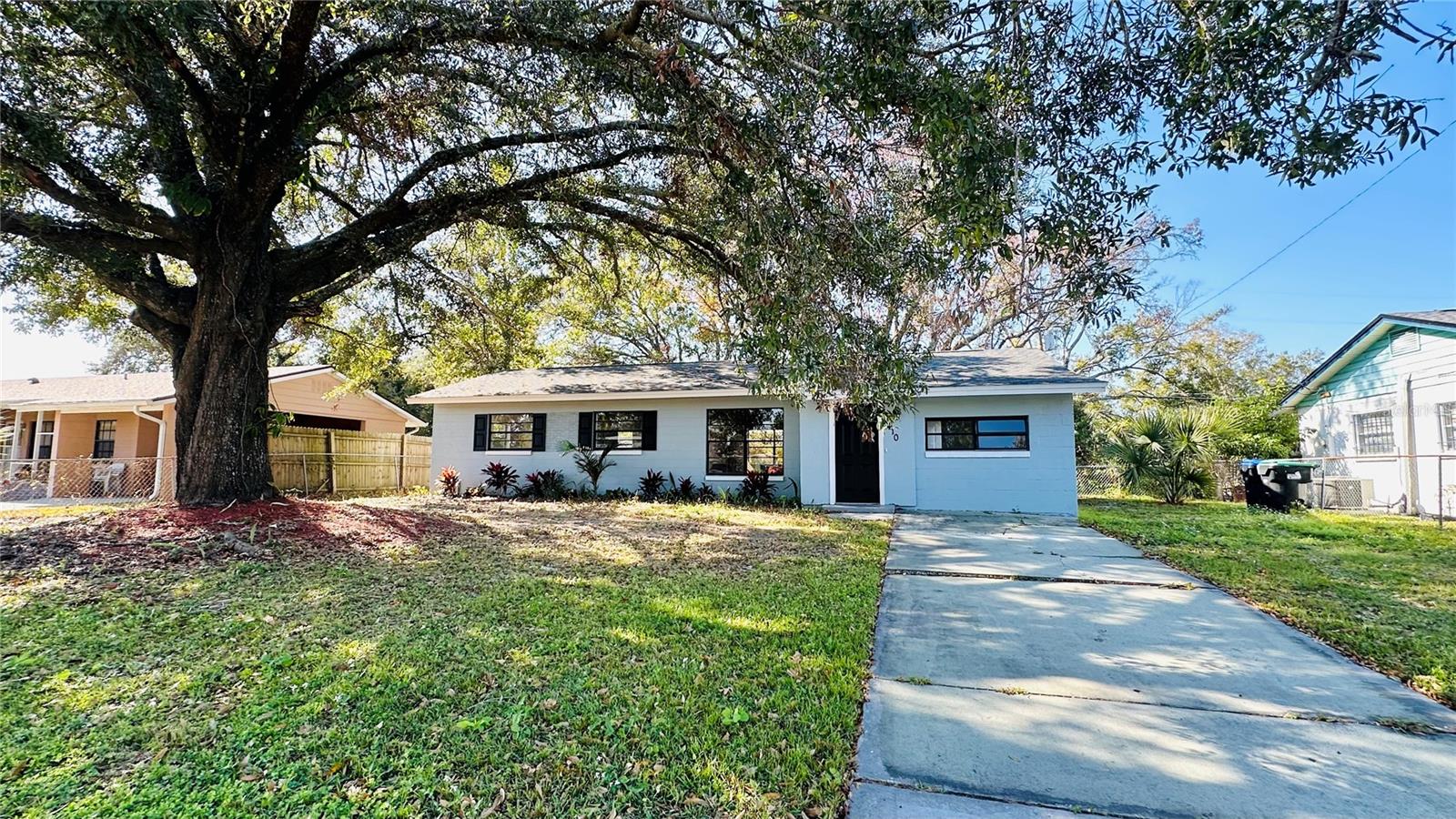 2410 SAVOY DR photo 2