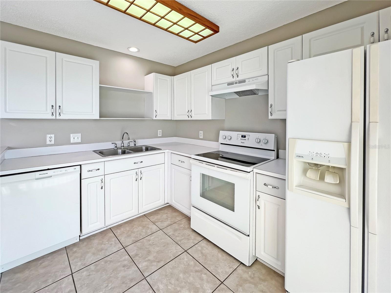 22821 SAINT THOMAS CIR photo 5