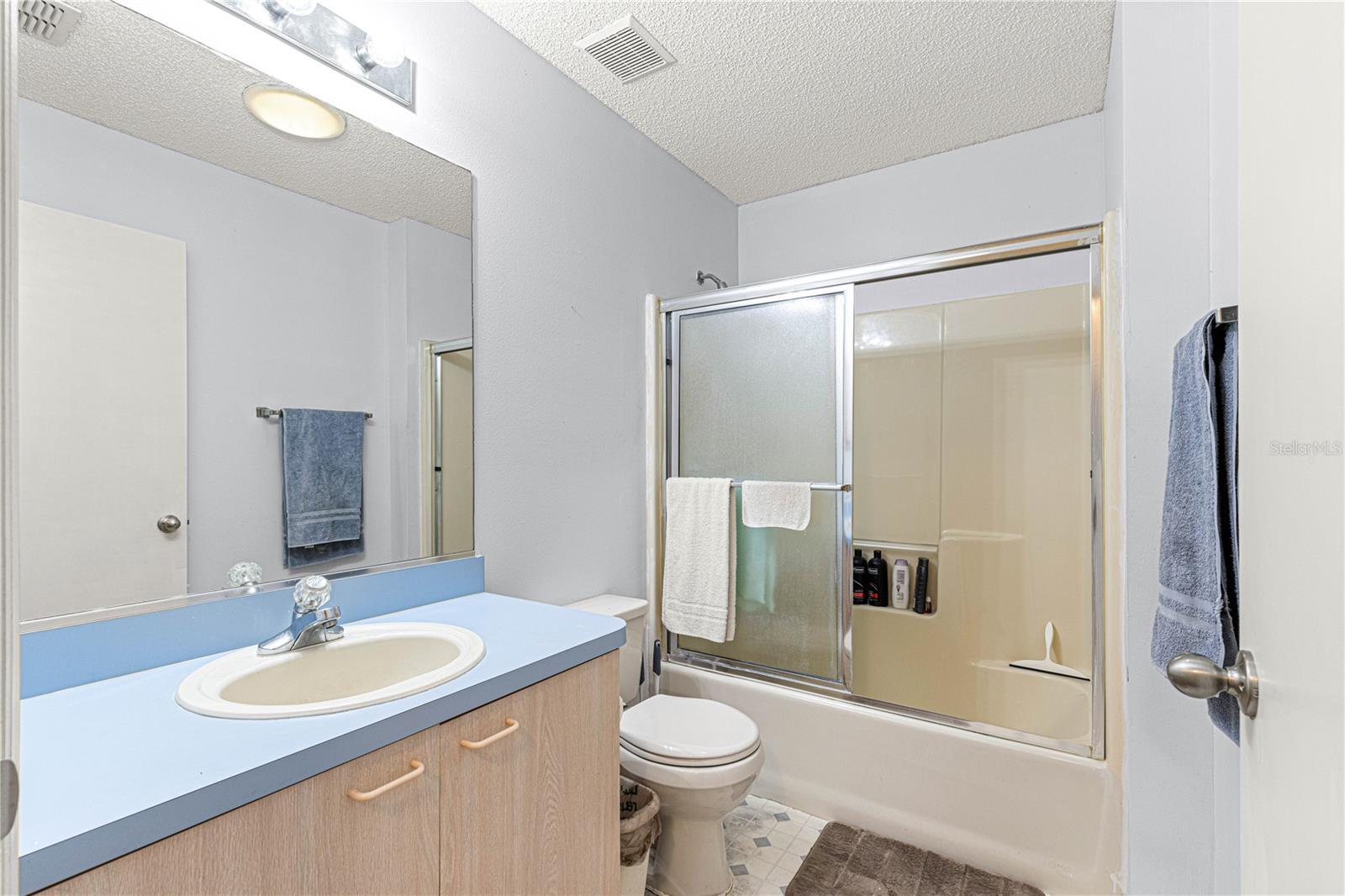 453 HILDALGO DR photo 5
