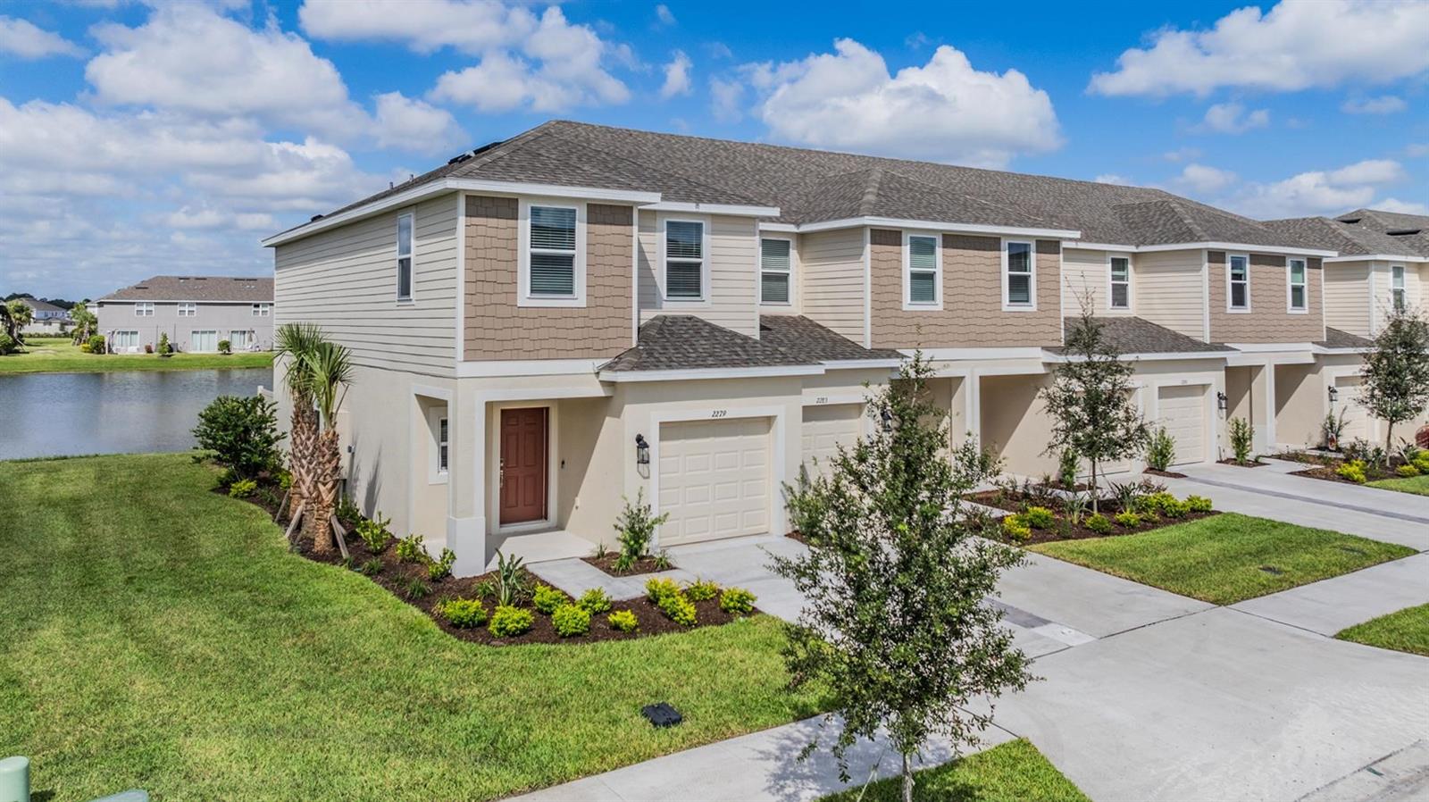 2279 PARAVANE WAY photo 3