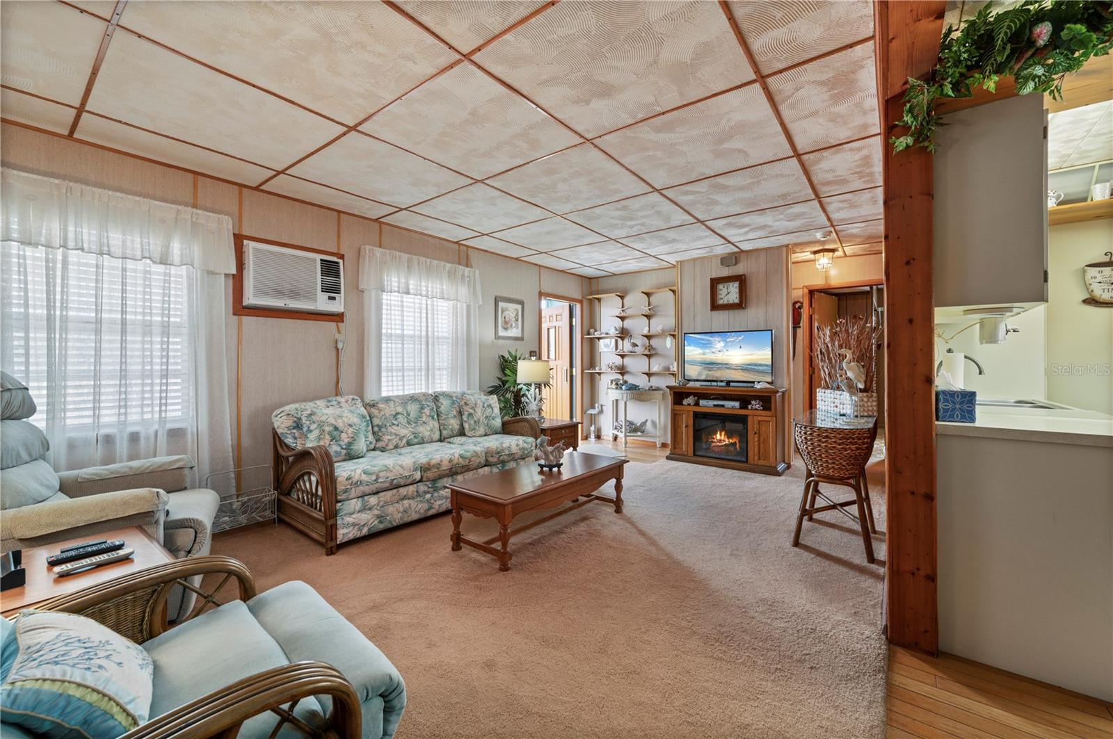 3461 NORMANDY DR photo 5