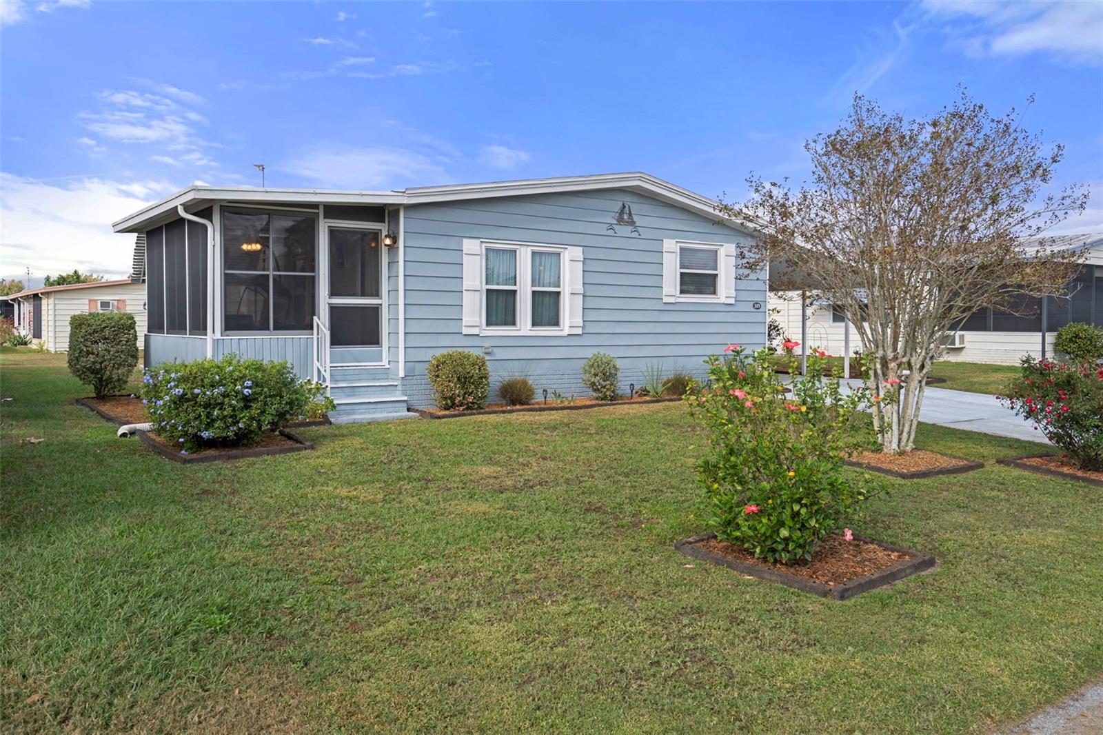 5079 LODGEWOOD DR photo 3