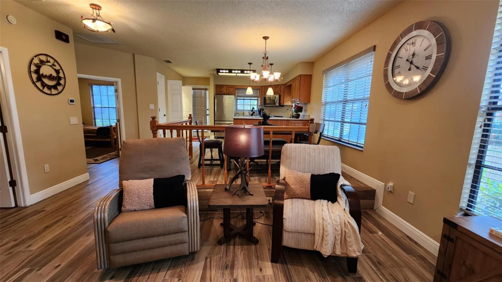 462 BLUE HERON CIR photo 5