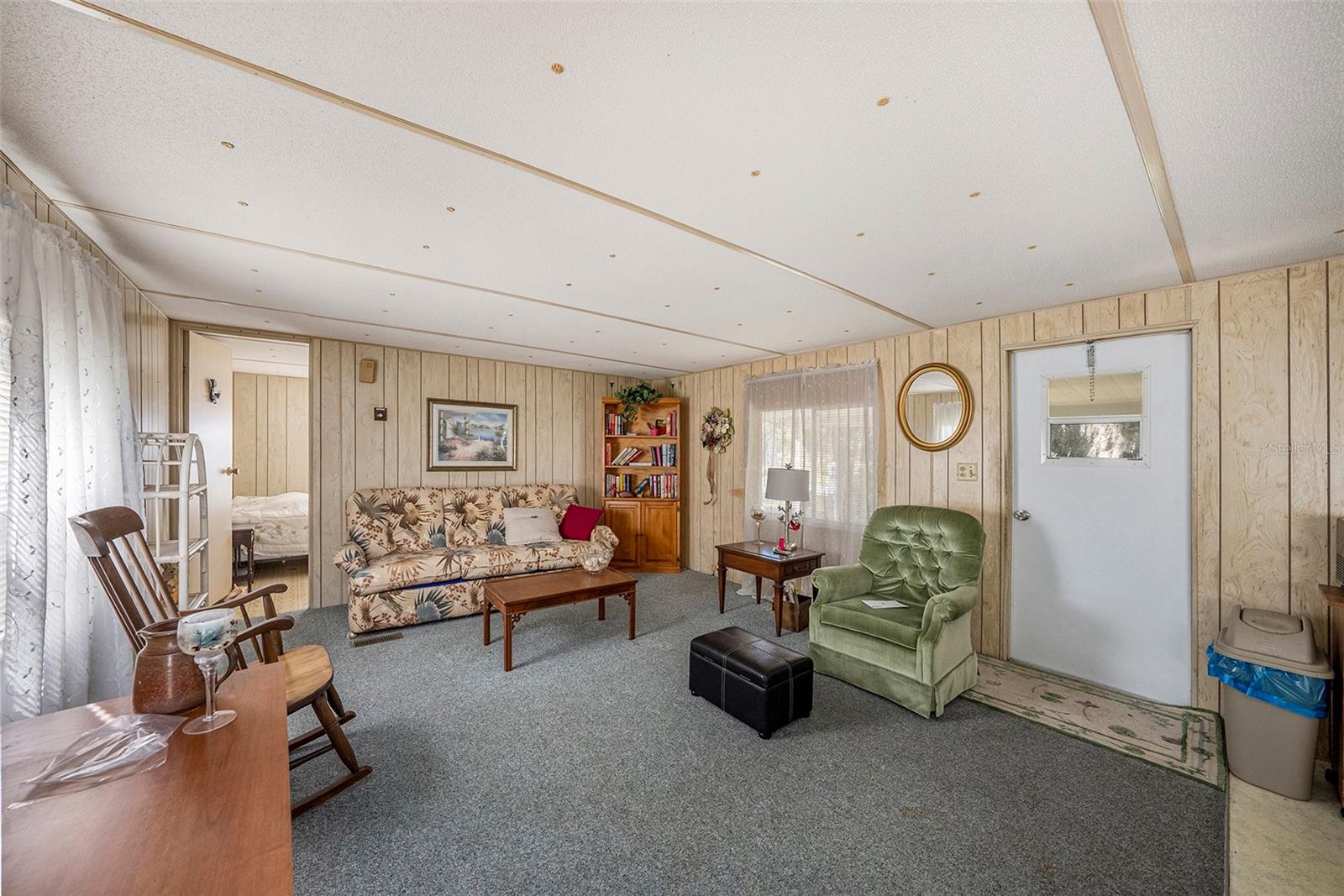 9405 CHEROKEE DR photo 2