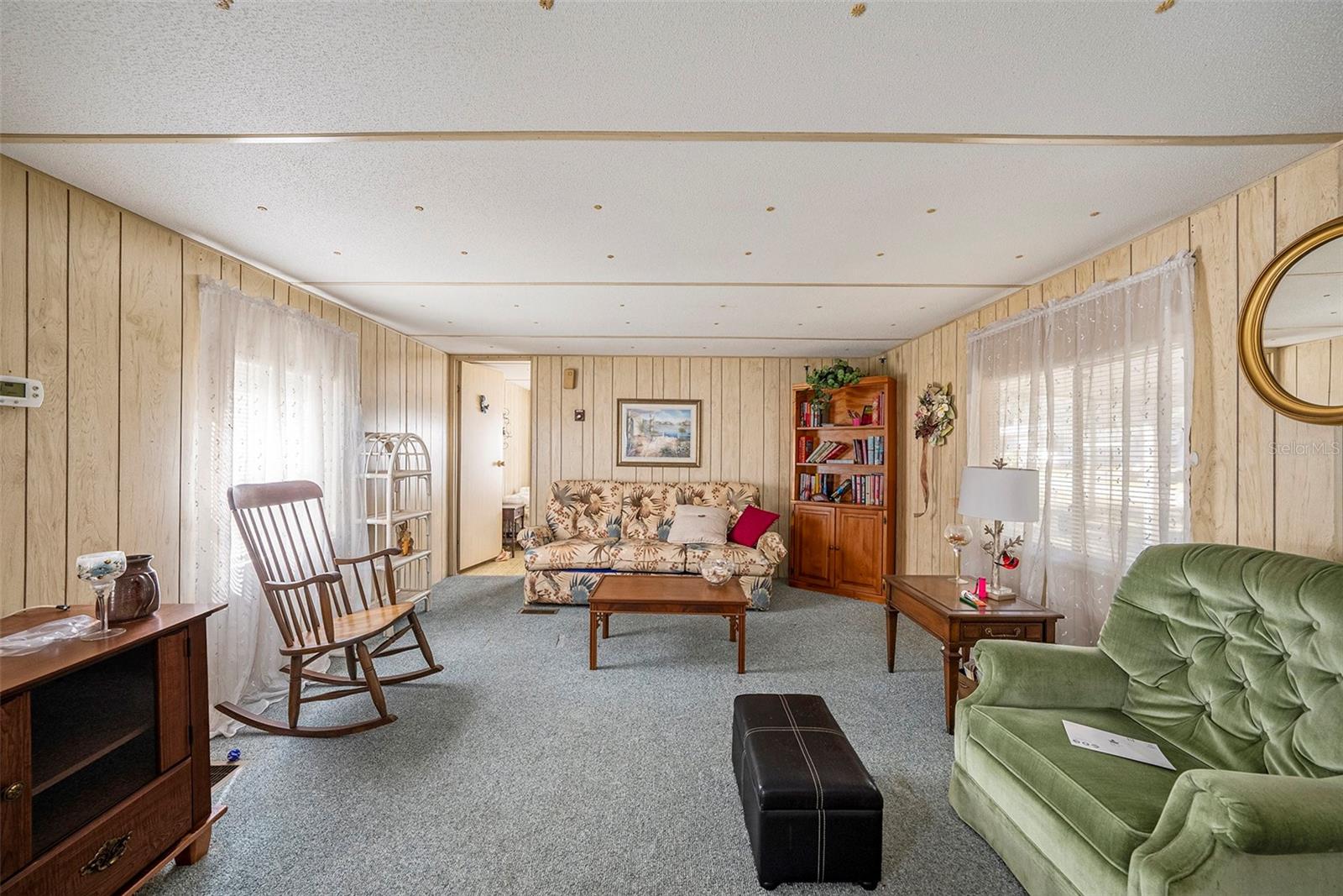 9405 CHEROKEE DR photo 4