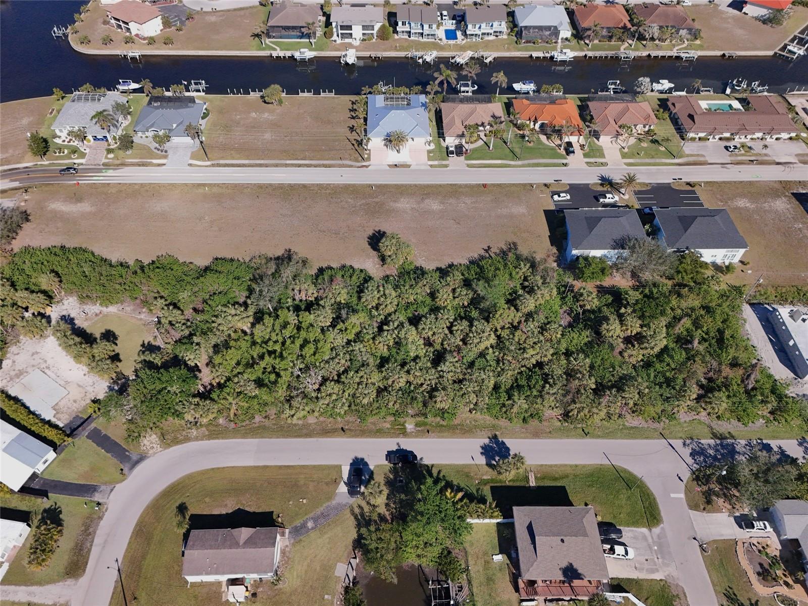 1122 MARLIN DR photo 3