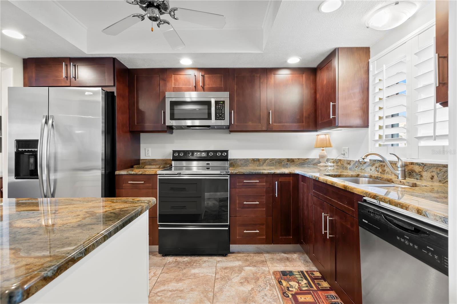 7 ELGIN PL #208 photo 4