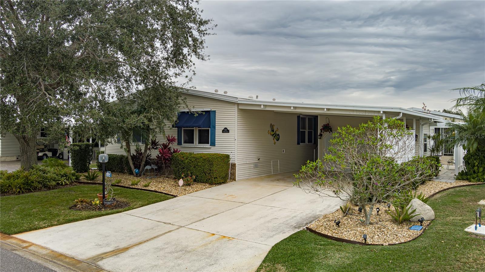 8414 IMPERIAL CIR photo 3