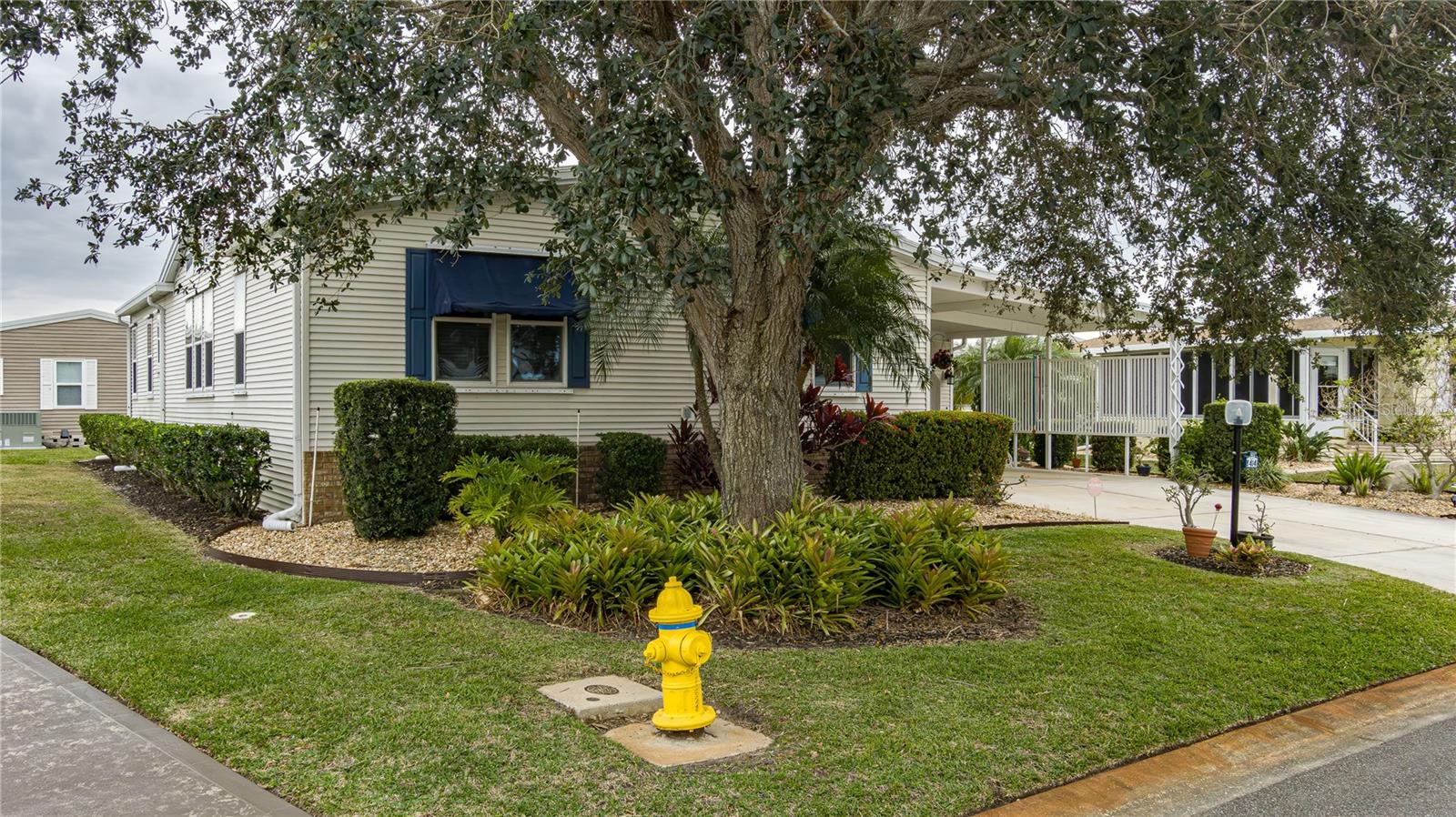 8414 IMPERIAL CIR photo 4