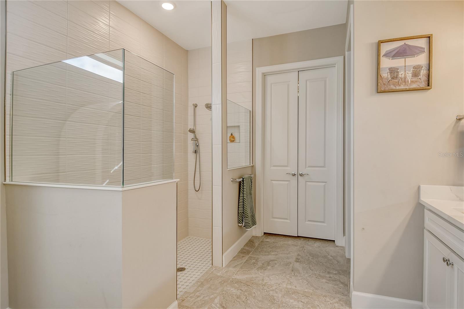 8052 GRANDE SHORES DR photo 5