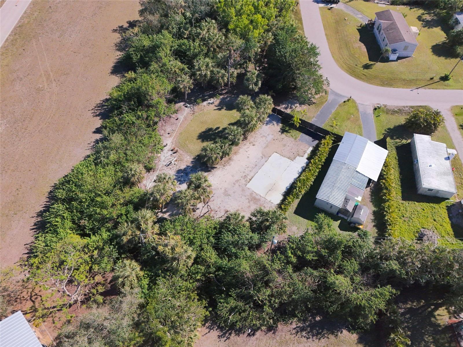 1136 MARLIN DR photo 4