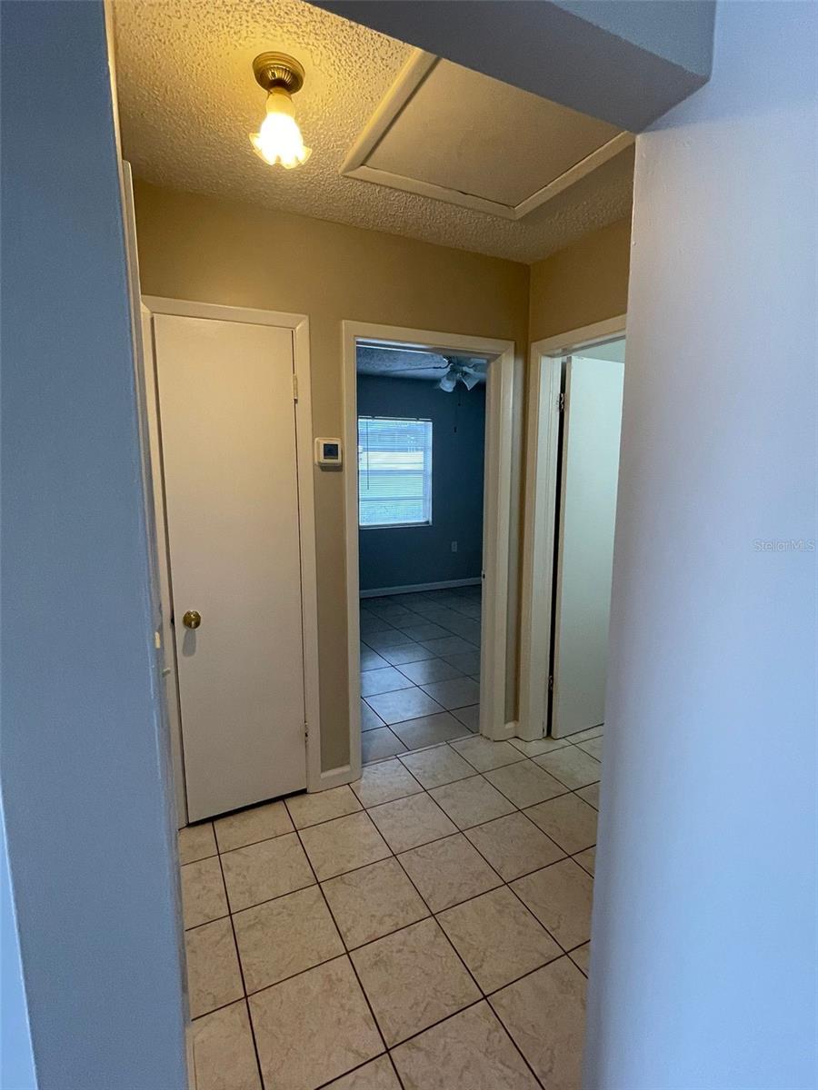 6102 MASSACHUSETTS AVE photo 4