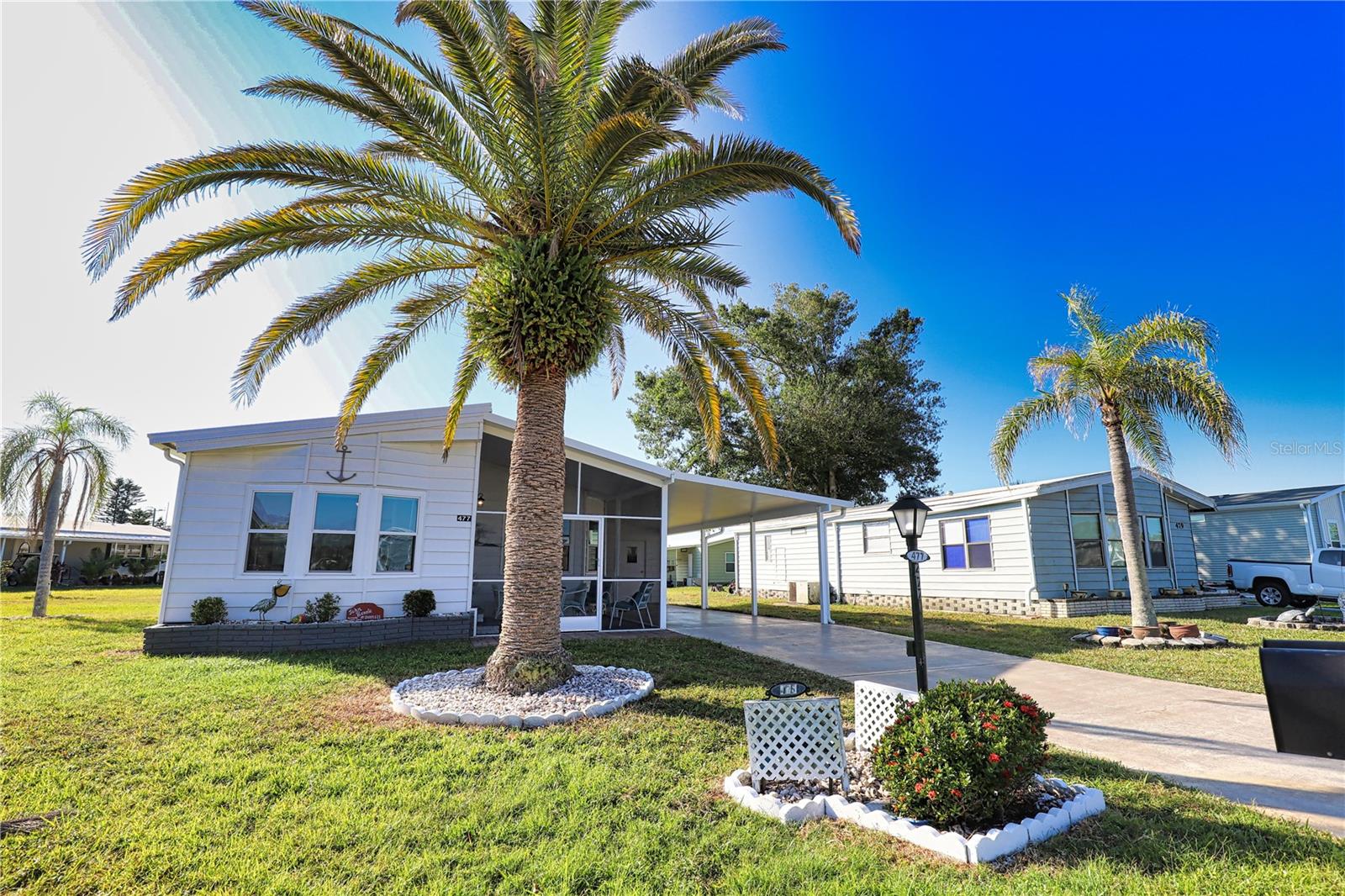 477 LOMA LINDA photo 3