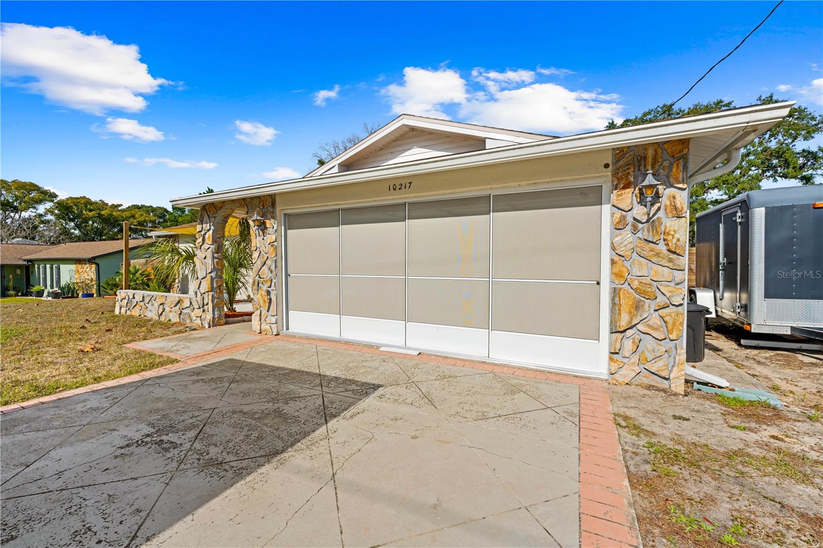 10217 BANNISTER ST photo 2