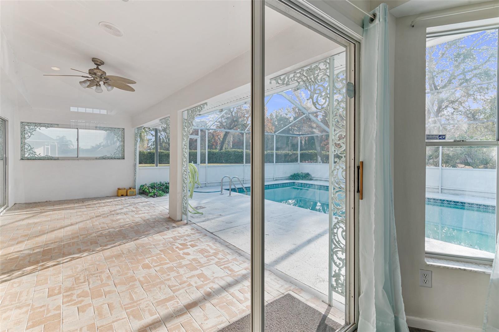 8936 HARGROVE DR photo 4