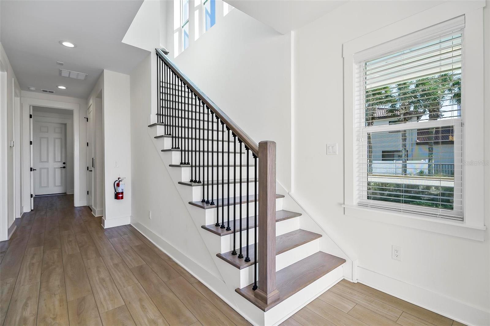 200 SURFVIEW LN photo 5
