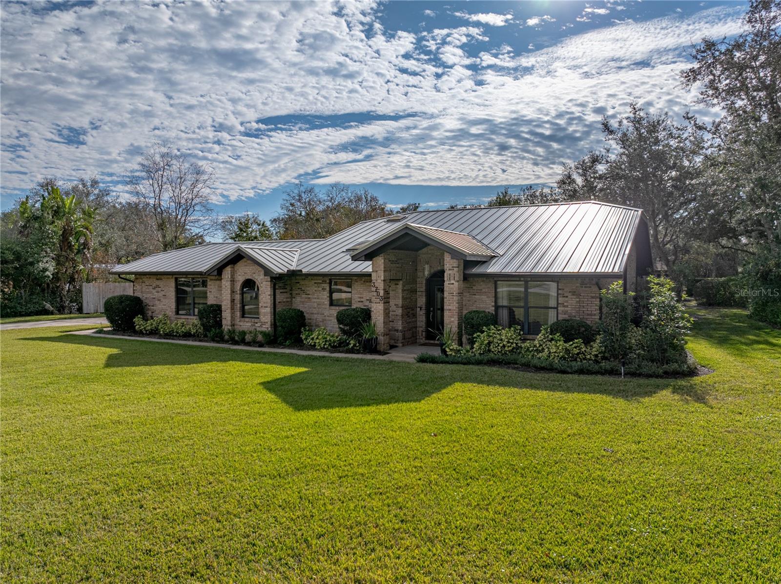 3703 WHITE OAK CT photo 5