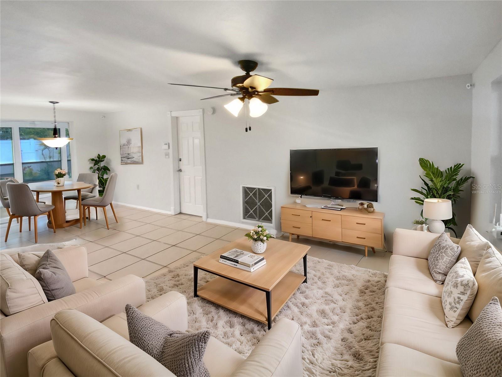 1414 WICKHAM LN photo 2