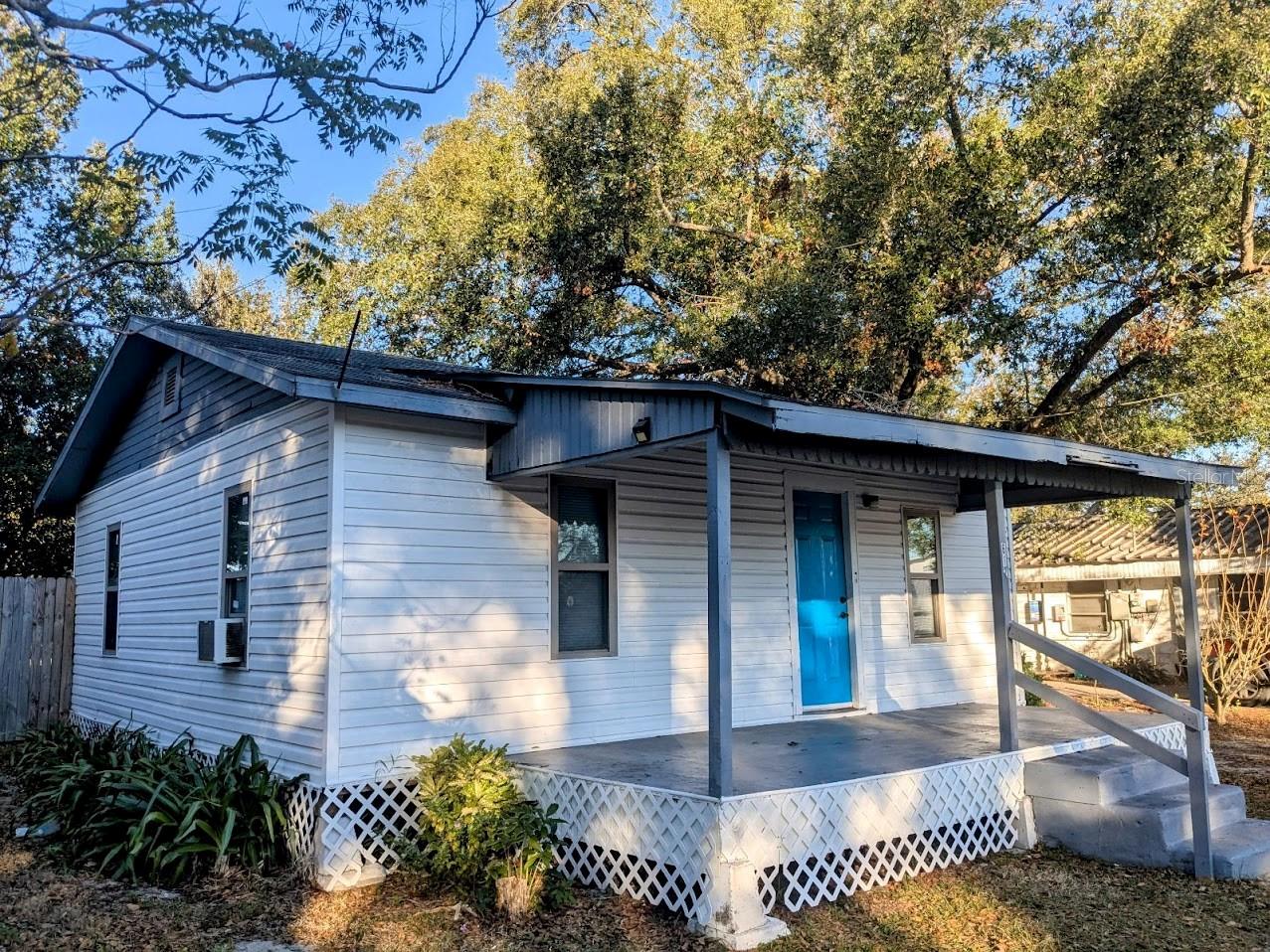 612 LEMON ST photo 2