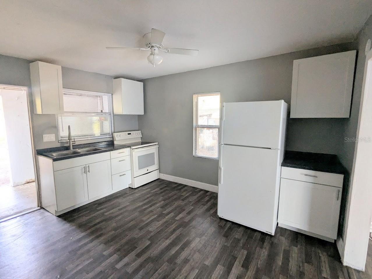 612 LEMON ST photo 3