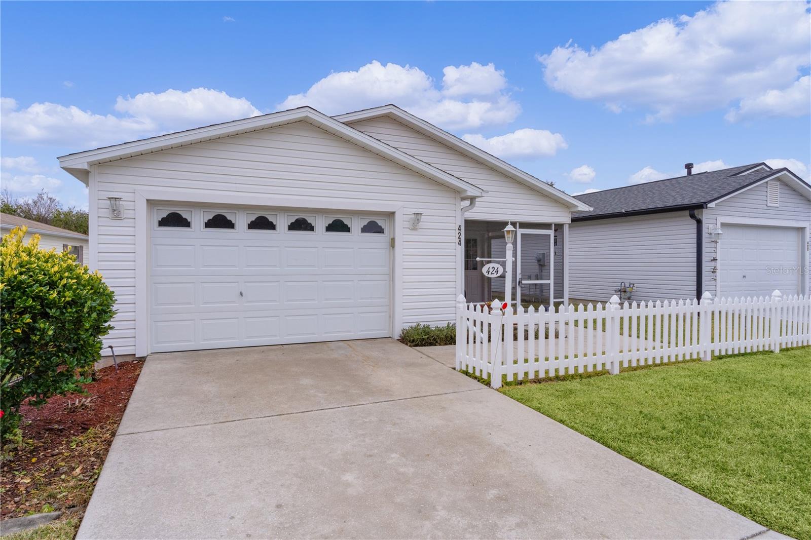424 ROSE CROFT TER photo 3