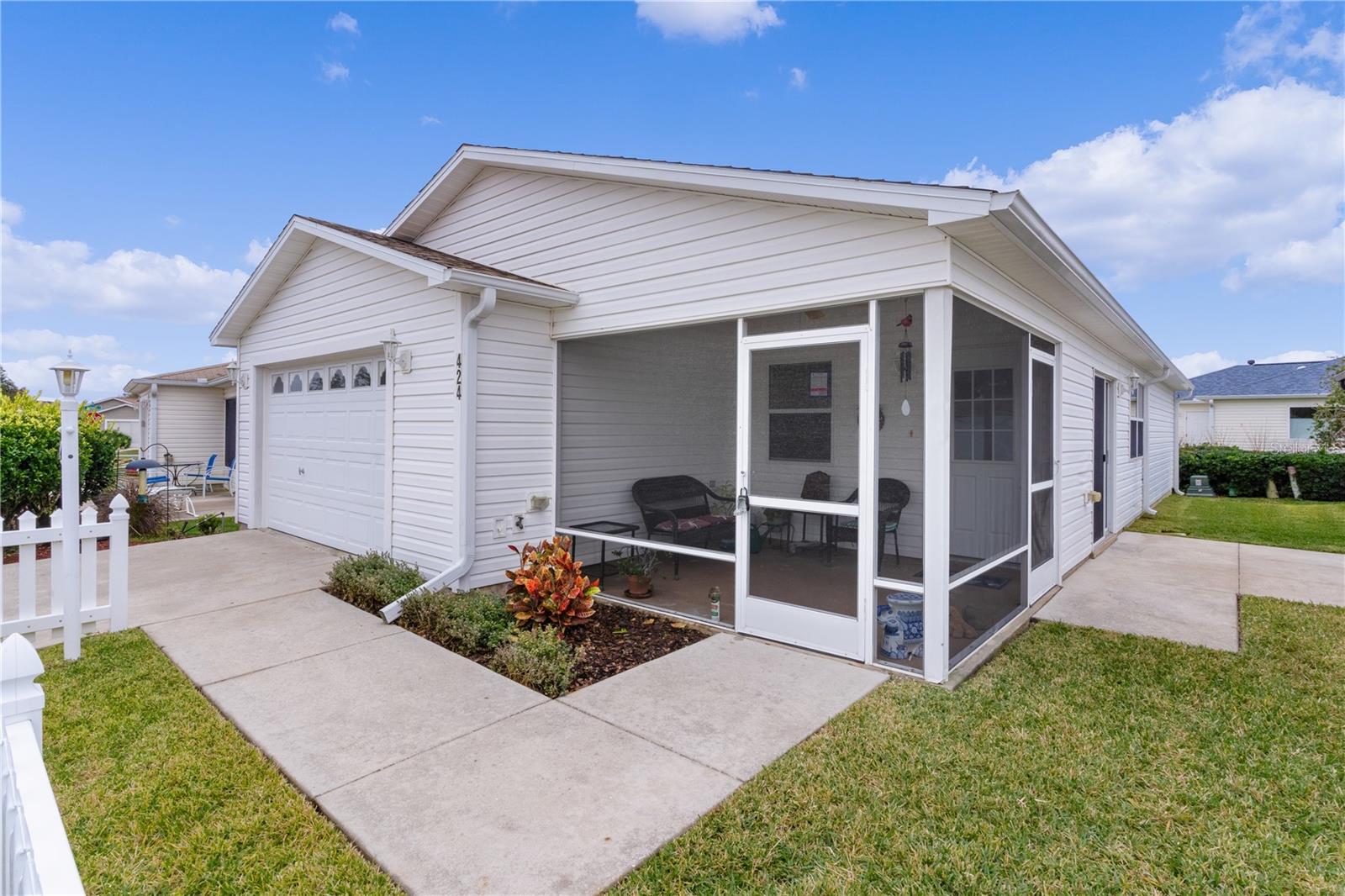 424 ROSE CROFT TER photo 5