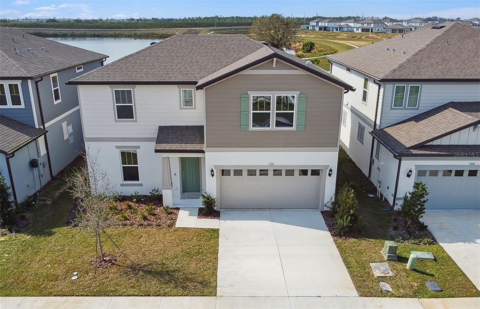 712 LONGLEAF LN — home for sale