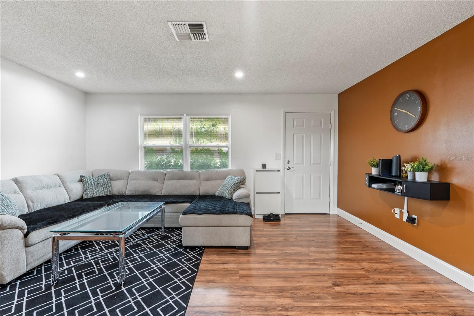 5135 RIVER POINT CT photo 4